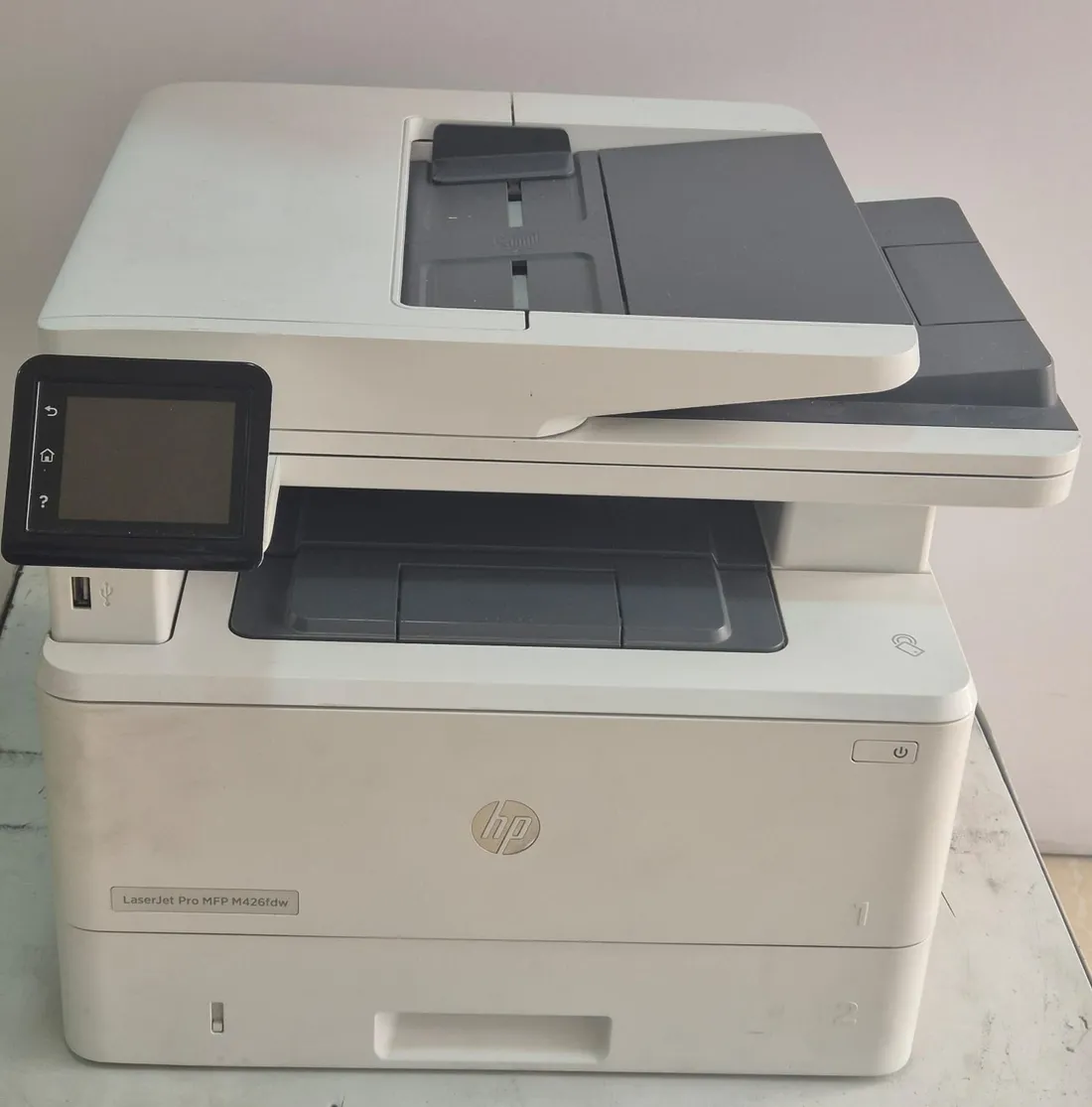 HP LaserJet Pro MFP 426 en el local